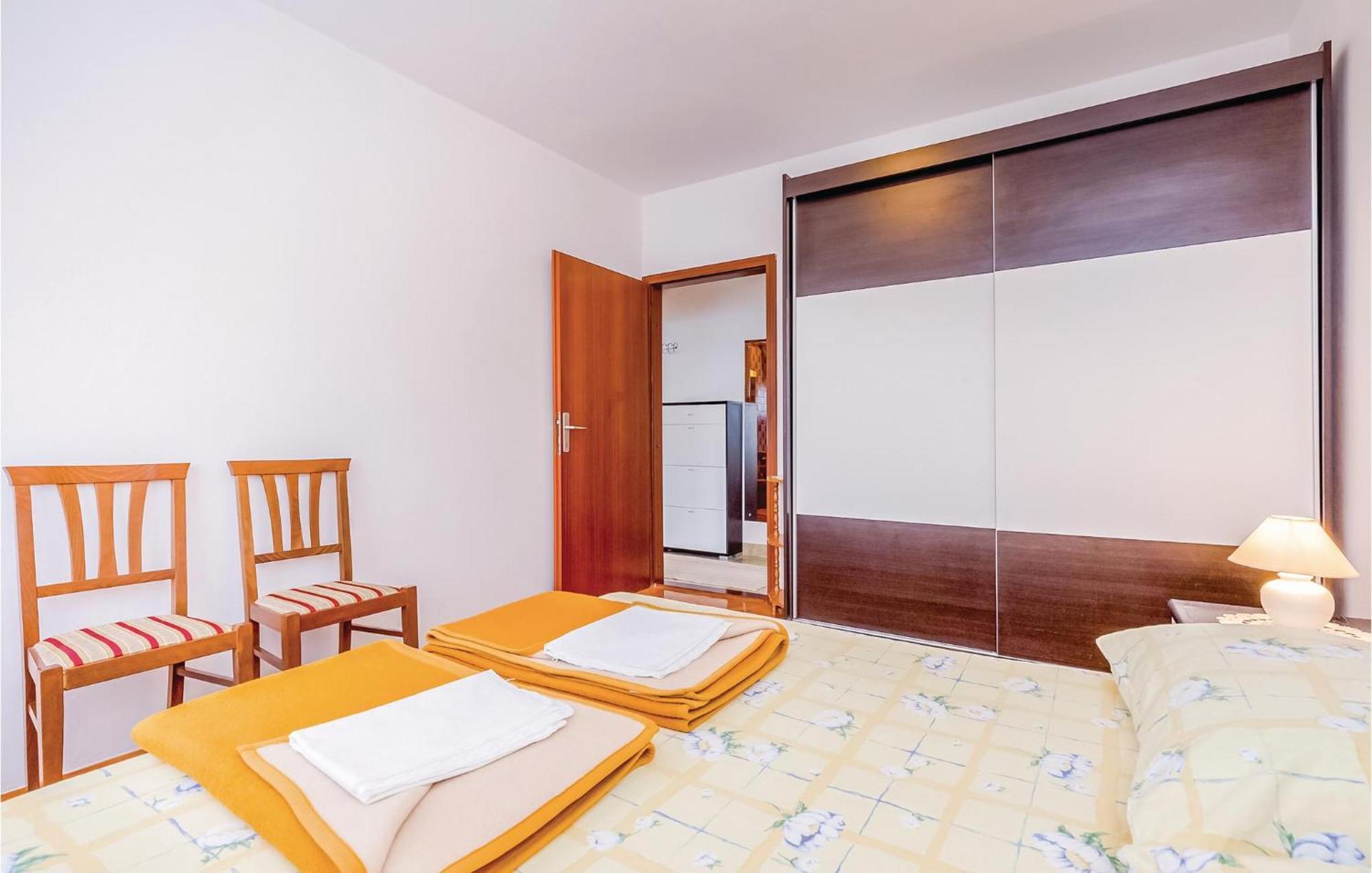 Stunning Apartment In Novi Vinodolski With Wifi Buitenkant foto