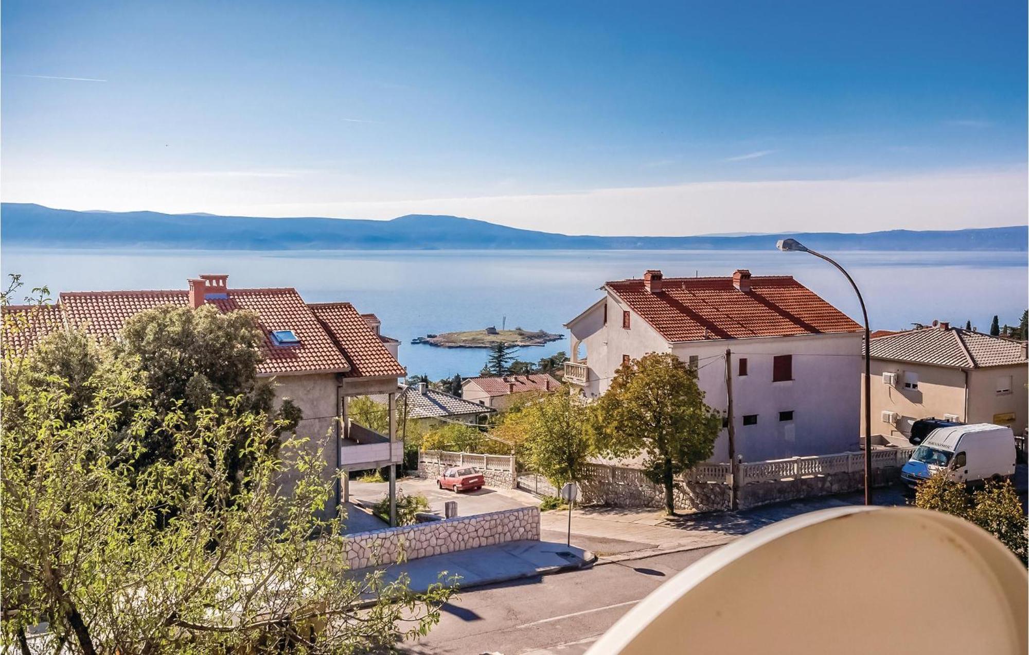 Stunning Apartment In Novi Vinodolski With Wifi Buitenkant foto