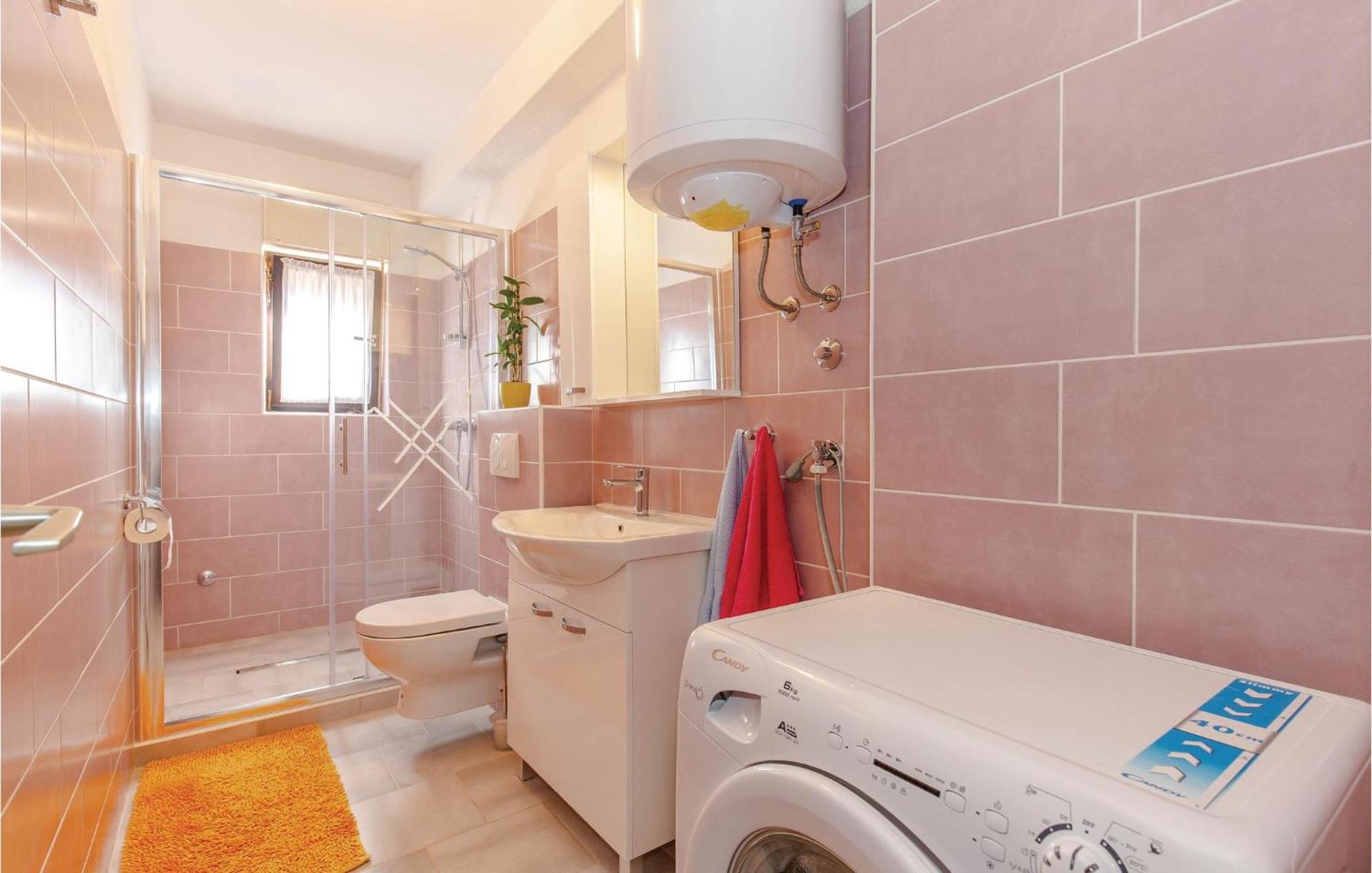 Stunning Apartment In Novi Vinodolski With Wifi Buitenkant foto