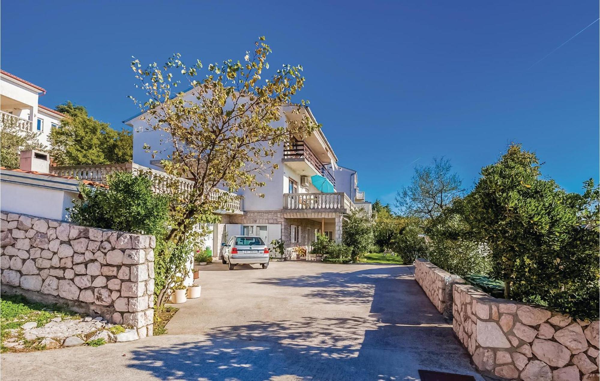 Stunning Apartment In Novi Vinodolski With Wifi Buitenkant foto