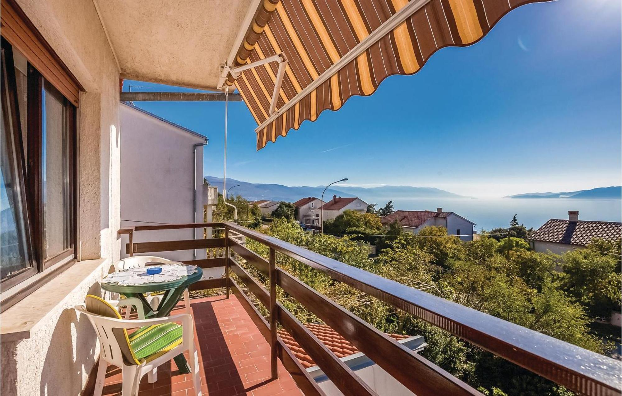 Stunning Apartment In Novi Vinodolski With Wifi Buitenkant foto